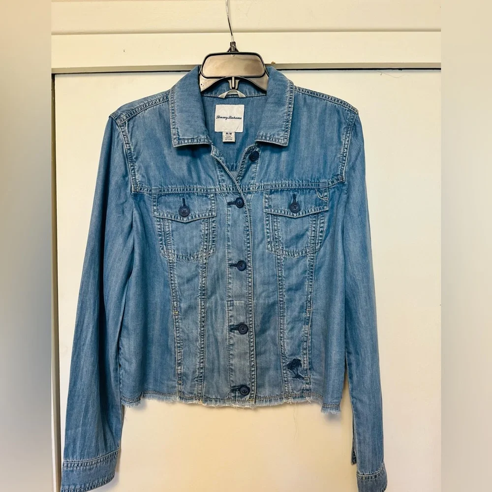 Tommy Bahama Chambray O’Lei Jean Jacket with frayed hem EUC Sz. M - Picture 3 of 7